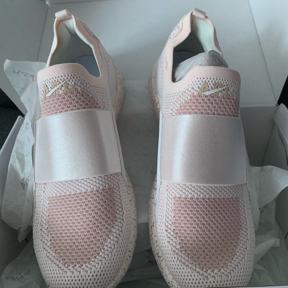 APL Techloom Bliss color Sea Salt/Rose Dust/Salmon size Woman’s 10.5 (NIB)